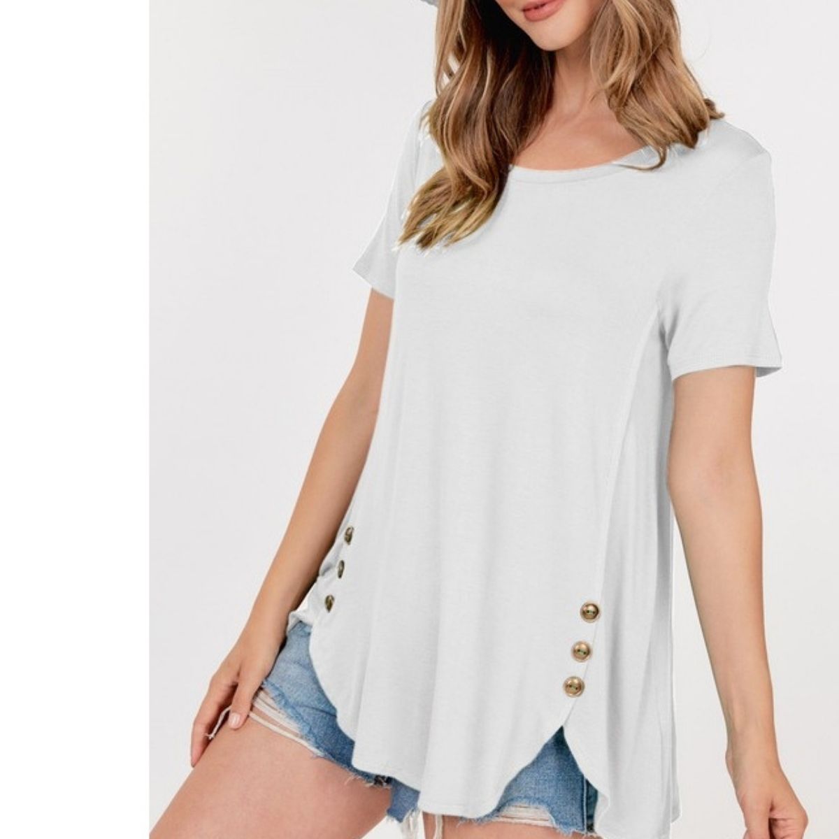 ROUND NECK TOP WITH BUTTON TRIM